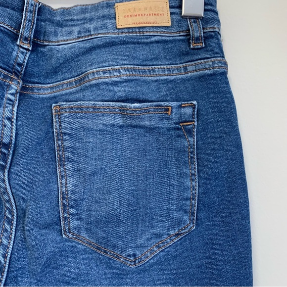 Zara Jeans with Pearl Embellishments - Picture 5 of 6